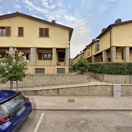 The Traveller's With Balconies And Garden! Apartment
