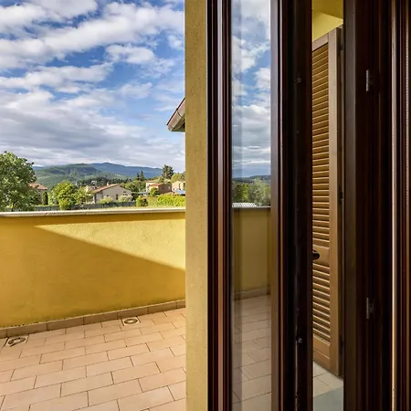 Apartment The Traveller's With Balconies And Garden! *