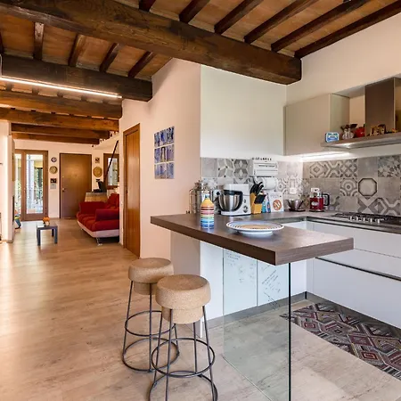 Apartment The Traveller's With Balconies And Garden! Chiassa Superiore